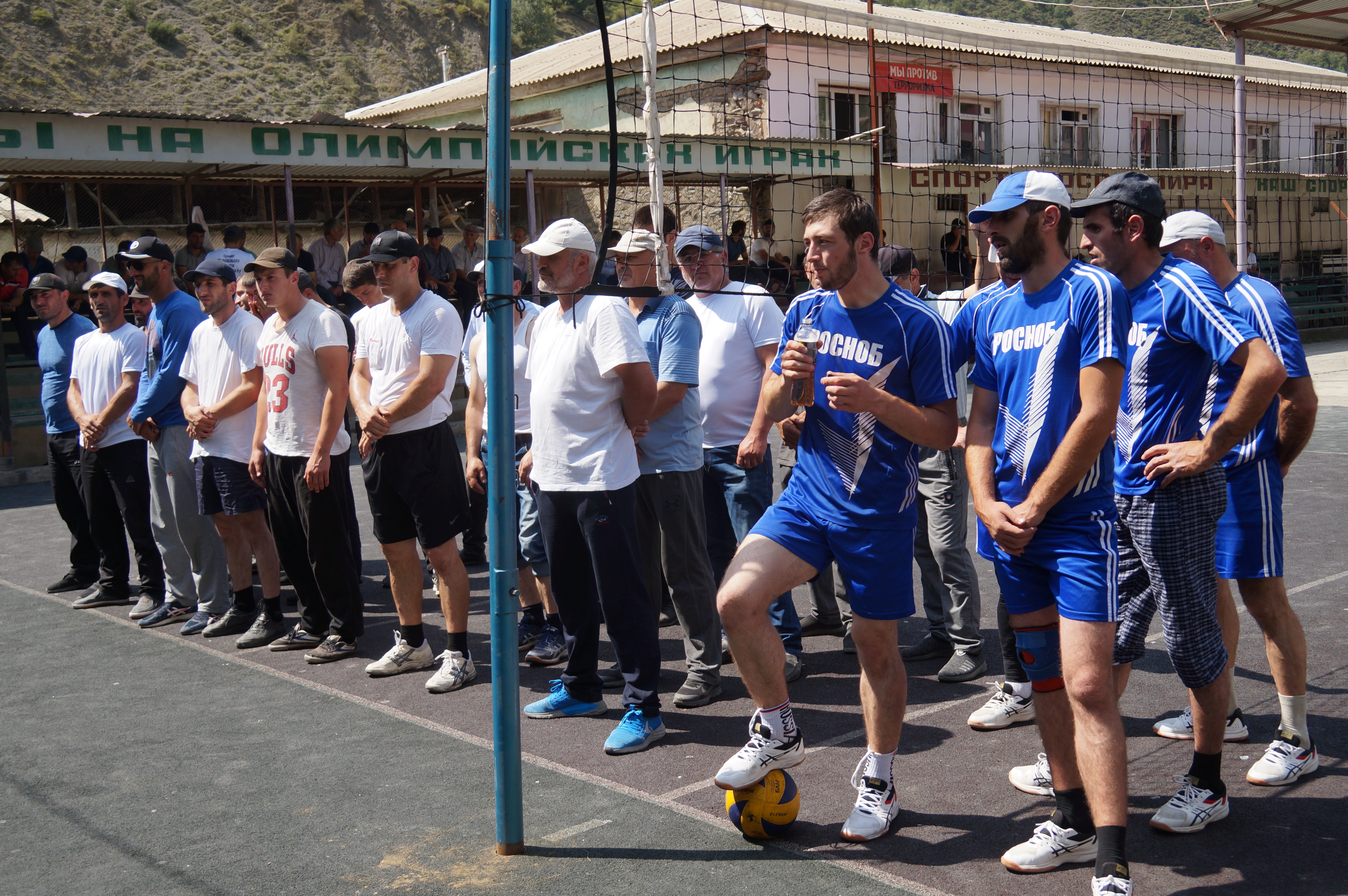 Турнир по волейболу памяти Рамазана Омарпашаева состоялся в Тляратинском районе